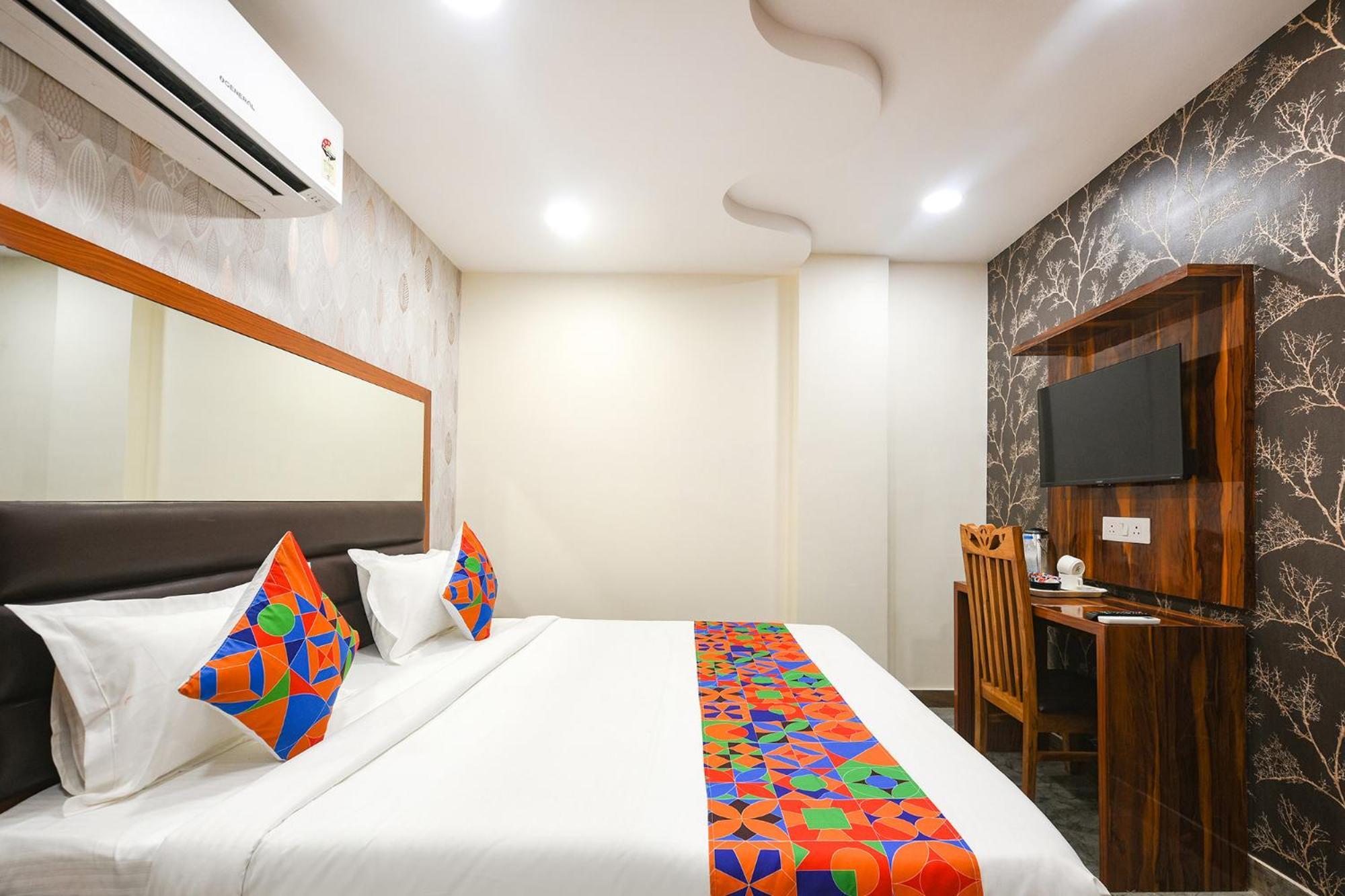 Fabhotel Mona Continental - Nr Laxmi Nagar It Hub Új-Delhi Kültér fotó