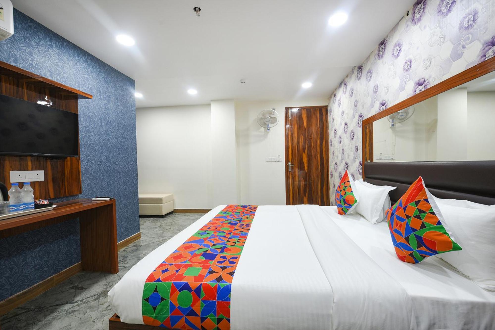 Fabhotel Mona Continental - Nr Laxmi Nagar It Hub Új-Delhi Kültér fotó